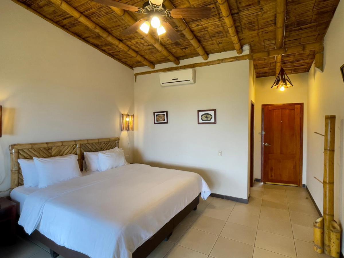 Nativa Bambu Ecolodge Монтаньита Экстерьер фото